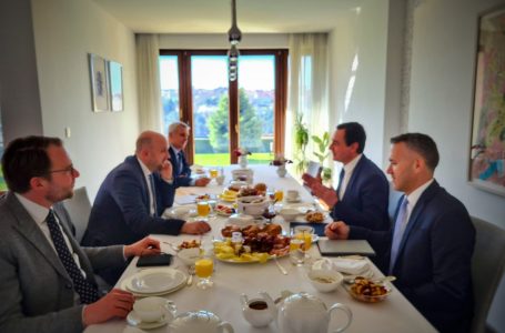 Emisari gjerman për vizitë në Kosovë, me Kurtin flet për Procesin e Berlinit