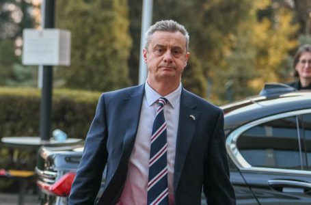 Ambasadori i ri britanik u adresohet qytetarëve të Kosovës: Privilegj i madh që të jem në këtë vend kaq frymëzues