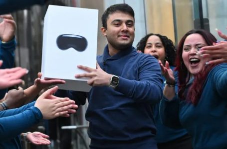 Pas një muaji të përdorimit të pajisjes, çfarë mendon blerësi i parë i Apple Vision Pro?