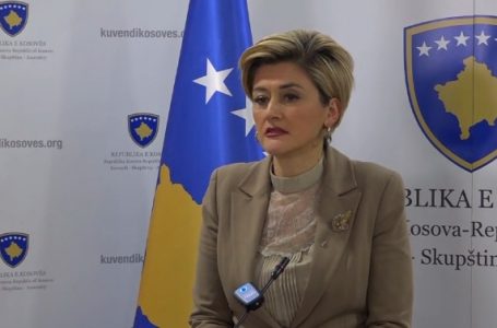 Kusari-Lila: Masat e BE-së erdhën pas dërgimit të kryetarëve me polici në veri