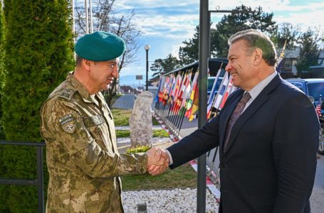 Komandanti i KFOR-it takon Escobarin, flasin për sigurinë e Kosovës dhe stabilitetin rajonal