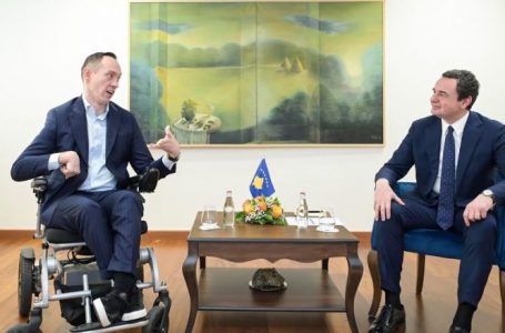 Deputeti shqiptar i Parlamentit të Zvicrës, Islam Aliaj takohet me Kurtin