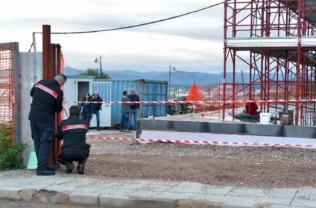 Humb jetën punëtori shqiptar në Itali, bie nga çatia e shtëpisë