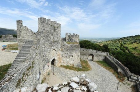 Shqipëria u përgjigjet kritikave të UNESCO-s për Gjirokastrën dhe Beratin