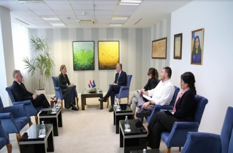 Bislimi dhe ambasadorja kroate flasin për bashkëpunim mes dy shteteve