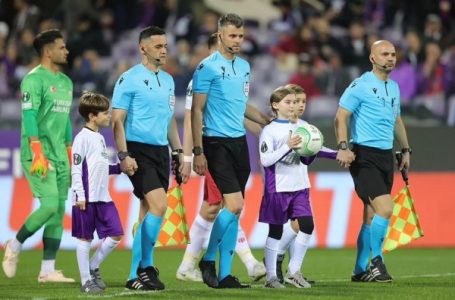Gjyqtarët shqiptarë ndajnë drejtësinë në ndeshjen mes Ajaxit e Aston Villas