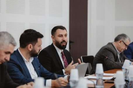 Aprovohen dy projektligje të rëndësishme për komunat