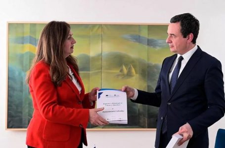 Nagavci dorëzon raportin e fazës së parë për vlerësimin e teksteve shkollore