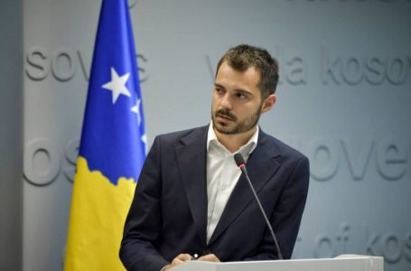 Qeveria i përgjigjet Von Crammon’it: Kurrë s’i kemi mbështetur sulmet online