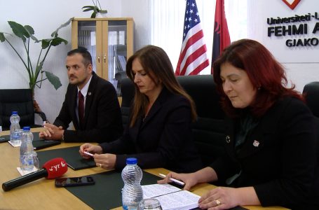 Ministrja Arbërie Nagavci viziton Universitetin e Gjakovës