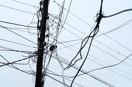 Probleme me shtyllat elektrike në Skivjan