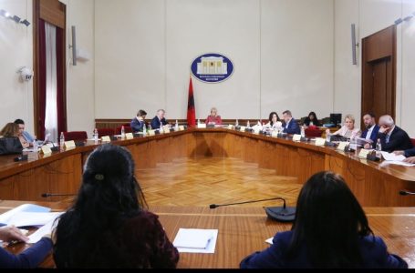 Konferenca e Kryetarëve në Shqipëri miraton ngritjen e komisionit kundër dezinformimit