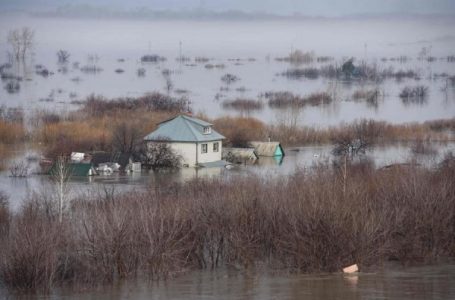Përmbytje të mëdha në Kazakistan, evakuohen mbi 117 mijë njerëz