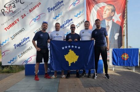 ​Kosovari thyen rekordin botëror në paragllajdizëm
