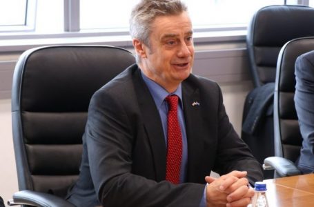 Ambasadori britanik mirëpret votimin nga Asambleja pro anëtarësimit të Kosovës në KiE