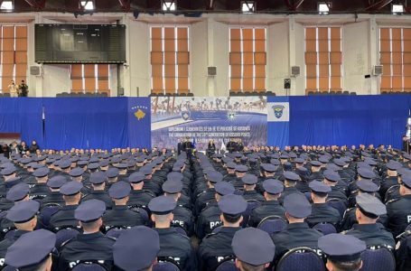 Kosovës i’u shtuan 445 policë të rinj
