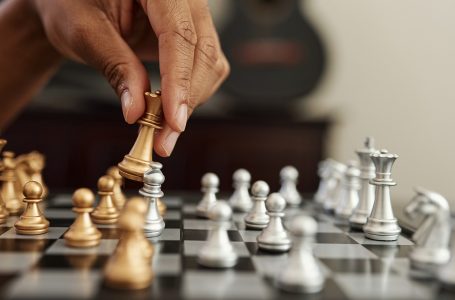 Shënohet një rekord i ri botëror në shah, një person luajti pa ndërprerje për 58 orë