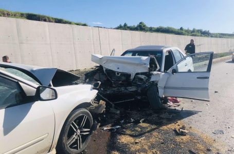 Tre persona të lënduar nga një aksident trafiku në rrugën Gjakovë – Dollc
