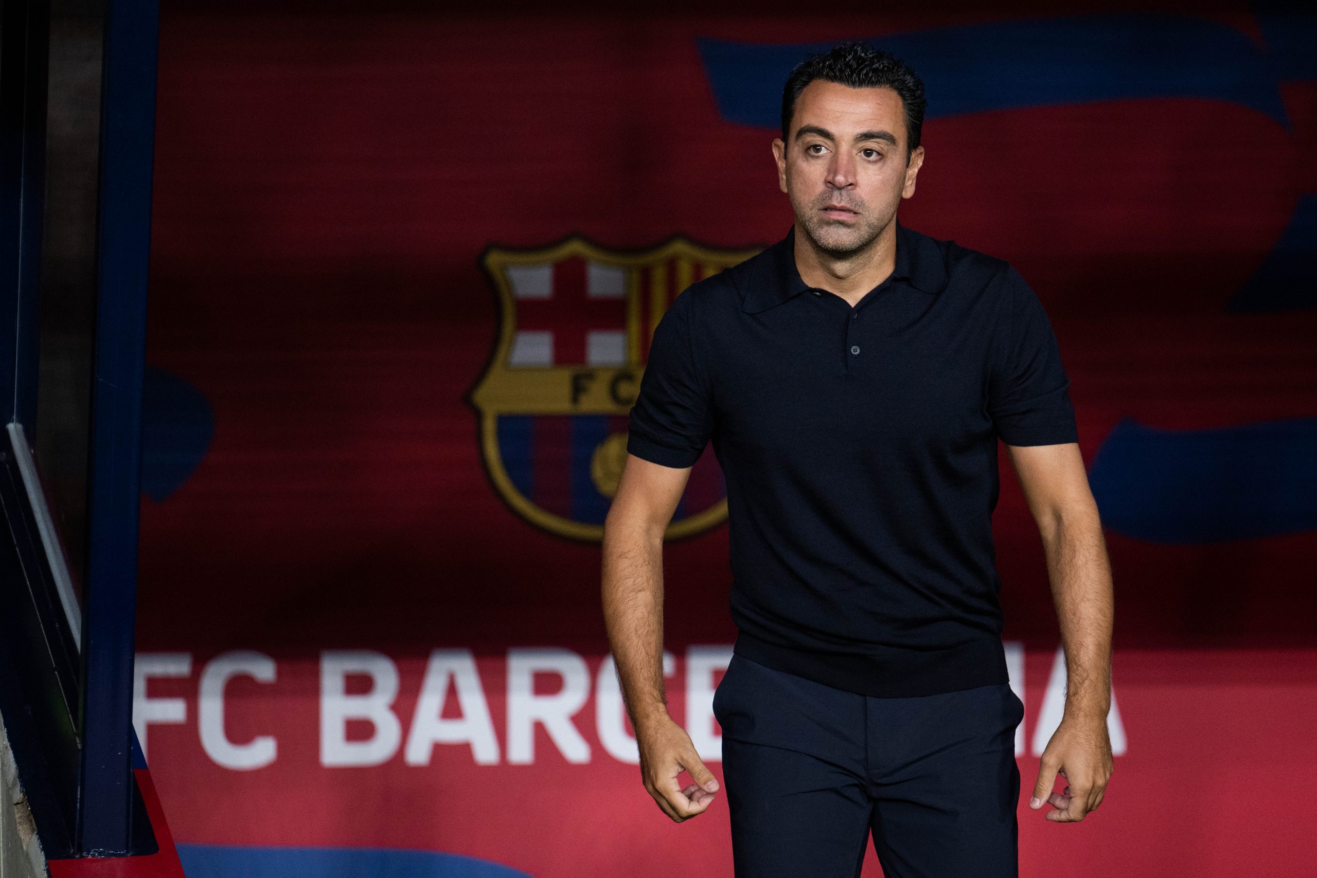 Xavi liston tri kushte për të qëndruar te Barcelona