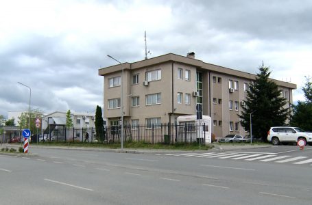 Ndalohet zyrtari policor në Gjakovë, avokati thotë se klienti e mohon akuzën
