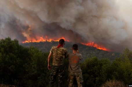 Greqia shton kapacitetet për të luftuar zjarret masive