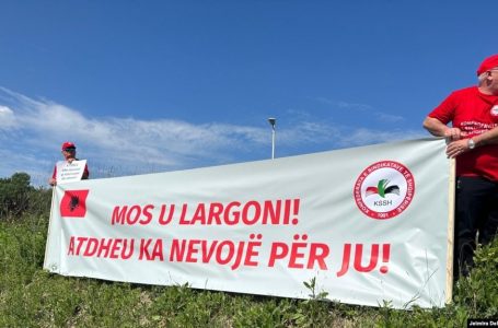 1 Maji në Tiranë, protesta me thirrje që të rinjtë të mos emigrojnë