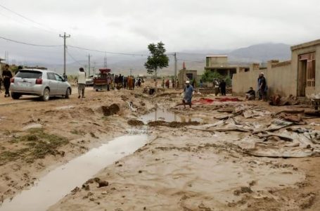 Numri i të vdekurve nga përmbytjet në Afganistan rritet në 315