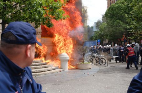 Protesta para Bashkisë së Tiranës, Policia njofton planin e masave