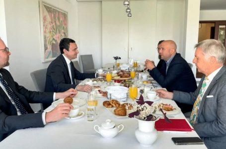 Kurti kërkon të zbatohet marrëveshja për lëvizje me letërnjoftime ndërmjet Kosovës dhe Bosnjës