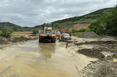 Shembet dheu në Kishnicë, bllokohet rruga Prishtinë-Gjilan