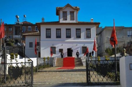 Shtëpia muze e “Kongresit të Lushnjës”, shtohet interesi nga vizitorët vendas e të huaj