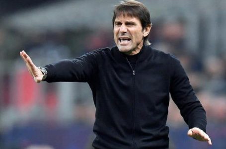 Arrihet marrëveshja, Conte, trajner i Napolit