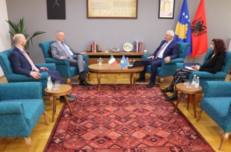 Sveçla takon ambasadorin e Italisë