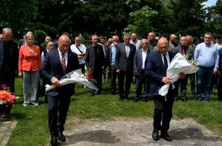 Komuna e Gjakovës i kujton të rënët e 7 majit