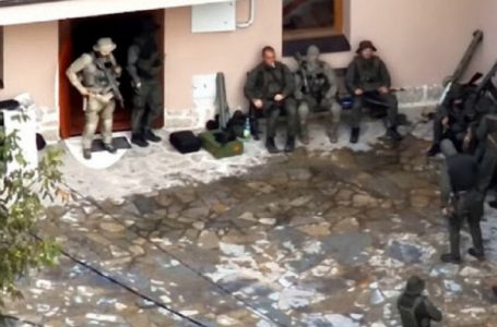 ​Raporti: KFOR-i negocioi tërheqjen e grupit paramilitarë nga Banjska