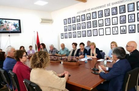 “Encikopledia shqiptare”, mblidhen redaksitë e përbashkëta Shqipëri-Kosovë