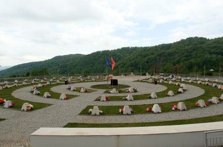 Ende i papërfunduar kompleksi memorial i varrezave të dëshmorëve në Koshare