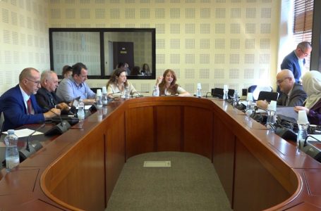 Përplasje mes pozitës dhe opozitës në Komisionin për Shëndetësi