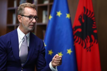 Ambasadori i BE-së në Tiranë: Reforma në drejtësi duhet të konsolidohet