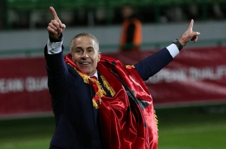 Trajneri i kombëtares së Shqipërisë bëhet qytetari më i ri i Lushnjës
