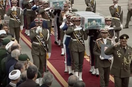 Mijëra iranianë nderojnë presidentin Ebrahim Raisi