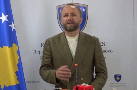 Tahiri: I bëjmë thirrje LVV-së për reflektim mbi sjelljen në Kuvend