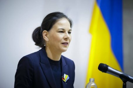 Baerbock në Kiev, premton vazhdimin e mbështetjes për Ukrainën