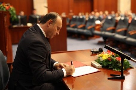 Afrim Gashi zgjedhet kryetar i Kuvendit të Maqedonisë së Veriut