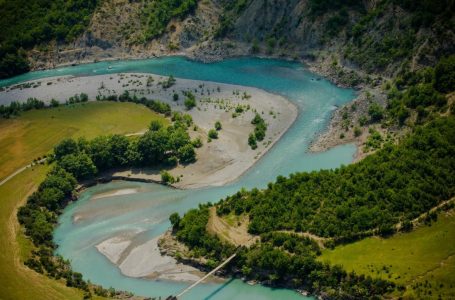 `National Geographic`: Vjosa, zemra e egër blu e Shqipërisë