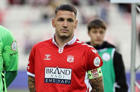 Rey Manaj i jep lamtumirën Sivasspor, “bomberi” kuqezi pret hapin e madh në karrierë
