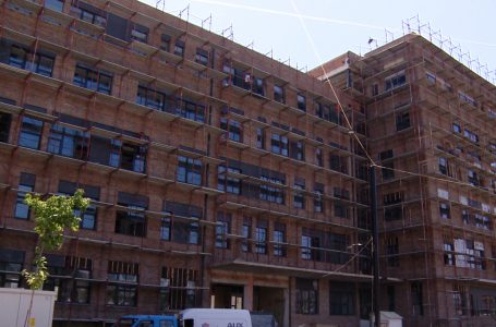 Kur pritet të përfundojnë punimet në objektin e ri të komunës së Gjakovës?