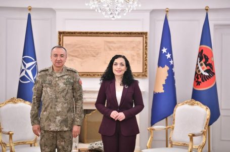 Presidentja Osmani e ka pritur në zyrë Komandantin e KFOR-it