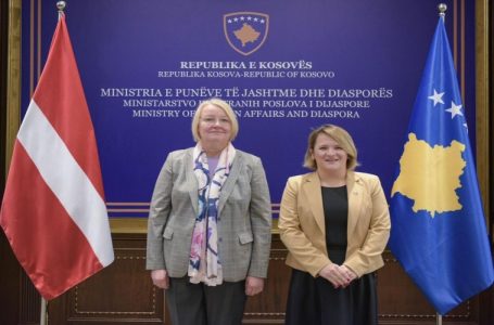 Mbahen konsultimet politike mes Kosovës dhe Letonisë