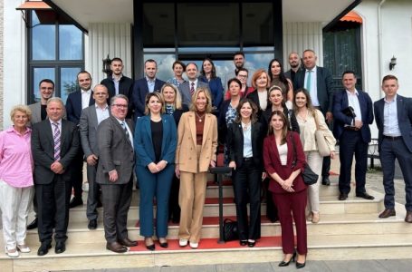 Ambasada e SHBA-ve trajnon gjyqtarët për menaxhim të lëndëve penale